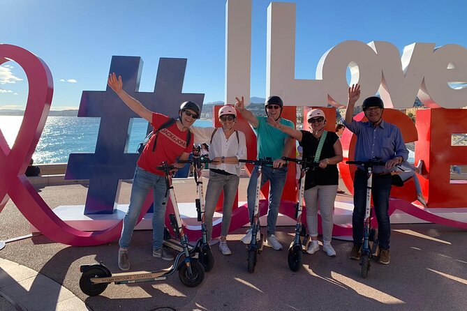 Excursion on electric scooter in Nice - The Unmissable - Getting comfortable on the scooter