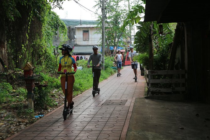 Explore Bangkok by E-Scooter & Try Street Food - Wat Prayurawongsawat, a quieter temple stop