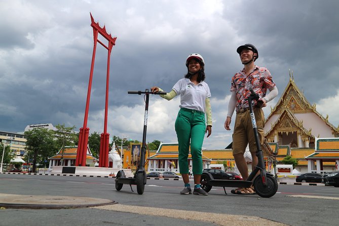 Explore Bangkok by E-Scooter & Try Street Food - Tha Din Daeng Market and the best food stop