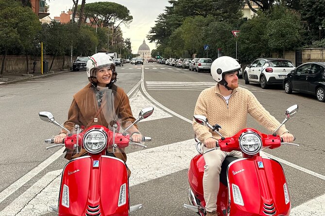 Explore Rome By Vespa - A quick Rome overview from the back seat