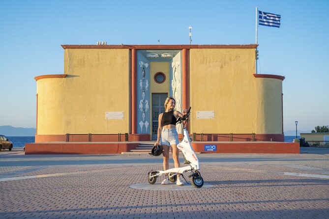 Explore the new town and the medieval town of Rhodes on scooters - 3 hours - The Aquarium and the northern waterfront