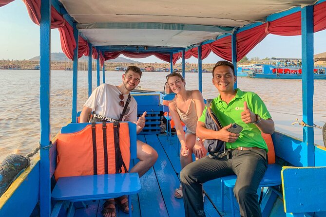 Floating Village Sunset Boat Vespa Tour / Tuk Tuk Available - A short pause at Wat Po Banteaychey