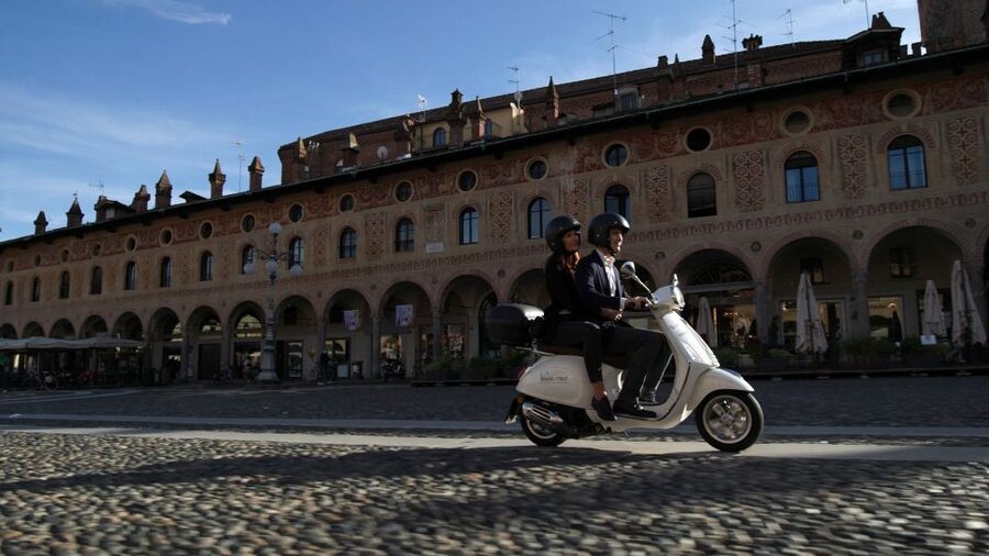 Florence: Chianti Wine Region Vespa or Fiat Topolino Tour - Chiocchio and the medieval village stop