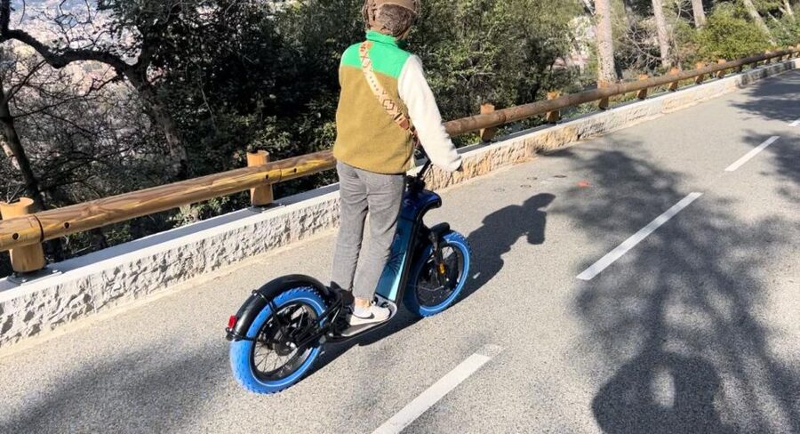 French Riviera : Guided Visit on a E-Scooter - Starting at Nice’s port on an electric scooter