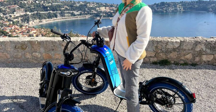 French Riviera : Guided Visit on a E-Scooter - Coco Beach and the road toward Mont Boron