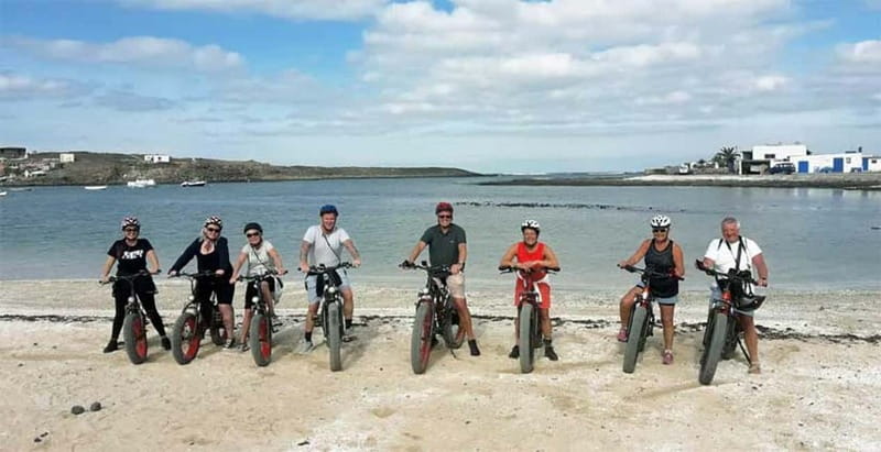 From Corralejo: Fuerteventura Guided E-Bike/E-scooter Tour - The climb and view at Calderon Hondo