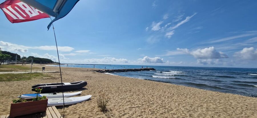 From Salou: Tour scooter guided+kayak Cambrils with pickup - A quick outing with two very different moods