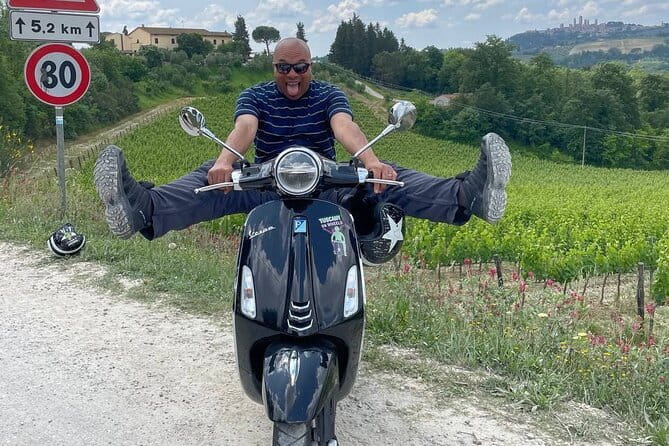 From San Gimignano: Tuscany Vespa Tour, Lunch & Wine Tasting - Why a Vespa is a fine way to see Chianti