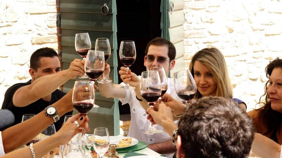 From San Gimignano: Vespa Tour in Chianti - Weather and cancellation details to keep in mind