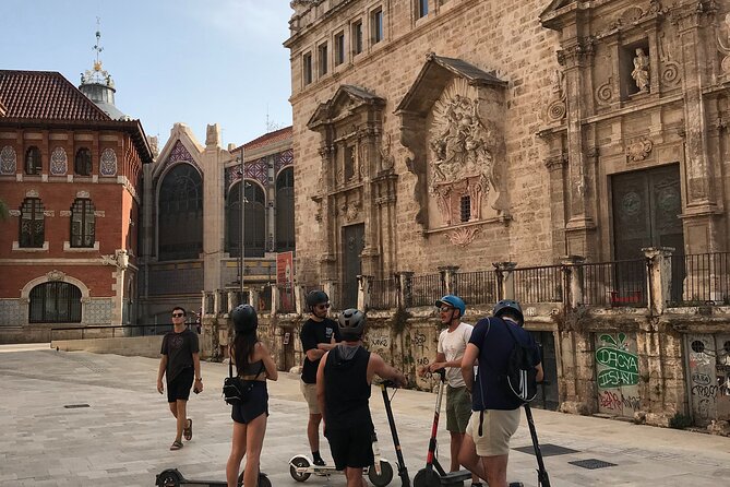 Glide through Valencia by Electric Scooter - One hour through Jardi del Turia