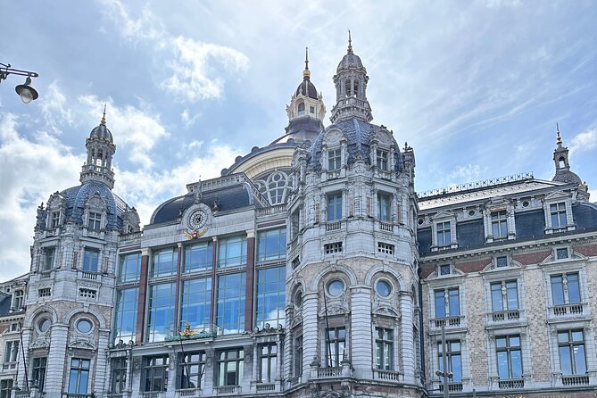 Guided E-kickscooter tour: The big five of Antwerp - The guide makes the difference