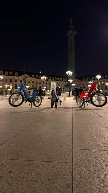 Guided tour of Paris on an electric Peugeot 103 moped - From the Arc de Triomphe to Place de la Concorde