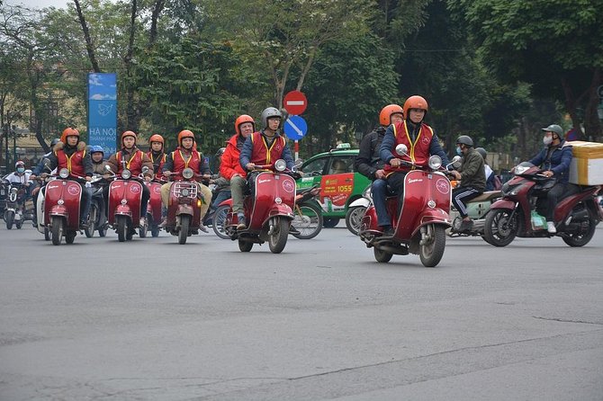 Hanoi By Vespa Tours: HISTORY + CULTURE + SIGHT + FUN 2,5 Hours - Through the Old Quarter to Long Bien Bridge