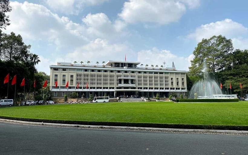 Hanoi Hidden Gems: Jeep, Vespa or Motorbike Tour - Why a motorbike tour works well in Hanoi