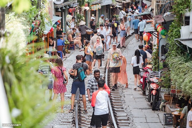 Hanoi Vespa After Dark Street food + Train Street+ Live Music - Ngu Xa Street and five or six Hanoi dishes