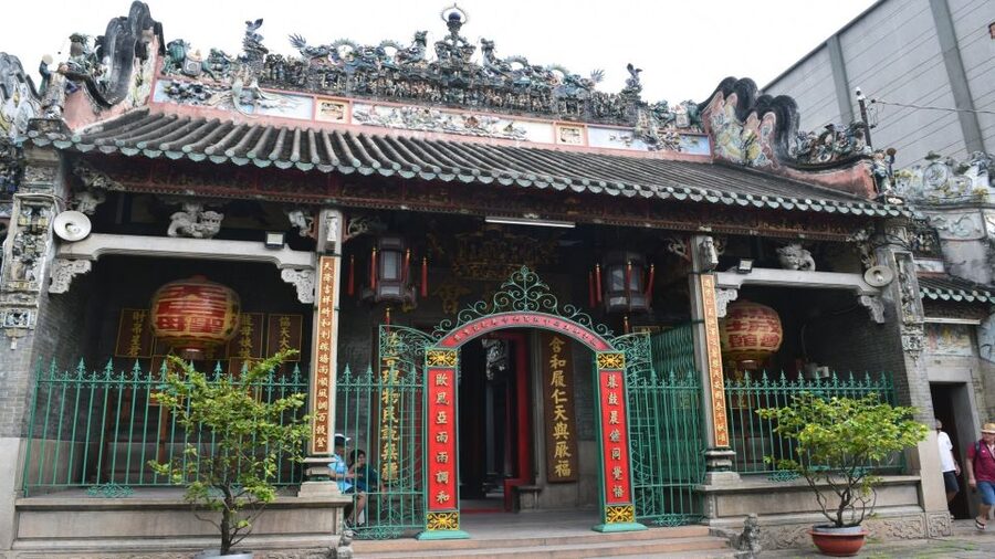 Ho Chi Minh: Historical City Scooter Tour - Guides, Safety, And The Feel Of The Ride