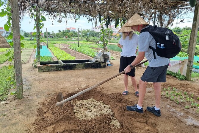 Hoi An Countryside Tour By Scooter With Lady Bikers - Tra Que Vegetable Village: an hour in Hoi An’s garden