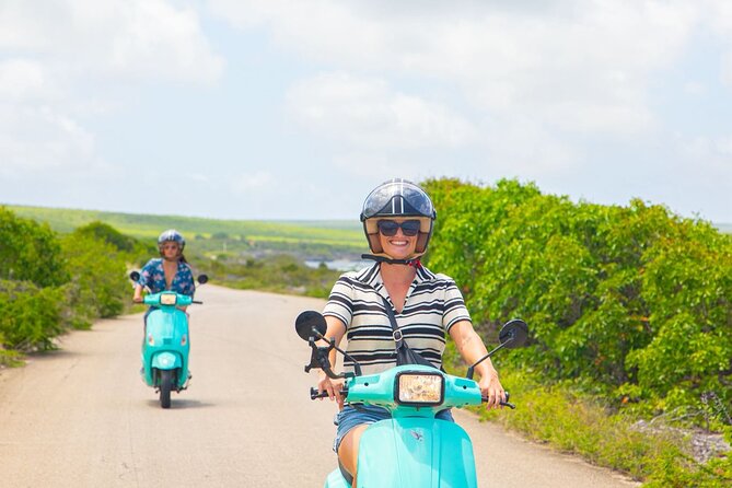 Island Scooter Tour Bonaire - A taste of cactus at Cadushy Distillery