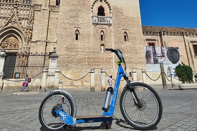 Kickscooter electric tour Sevilla - Crossing into Barrio de Triana