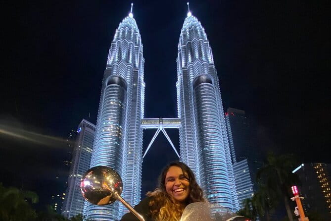 KL's Vespa Sprint - The Petronas Twin Towers finish
