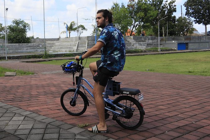 Kuta Seminyak Scooter Lessons - Moving from bicycle basics to scooter control