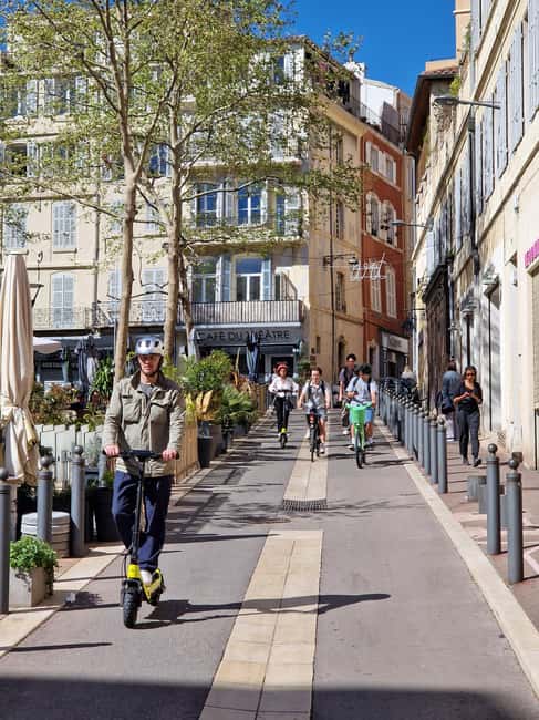Marseille: Self-Guided Smartphone Tour by E-Scooter - Climbing to Notre Dame de la Garde