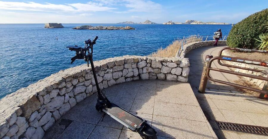 Marseille: Self-Guided Smartphone Tour by E-Scooter - Following the sea toward beaches and small ports
