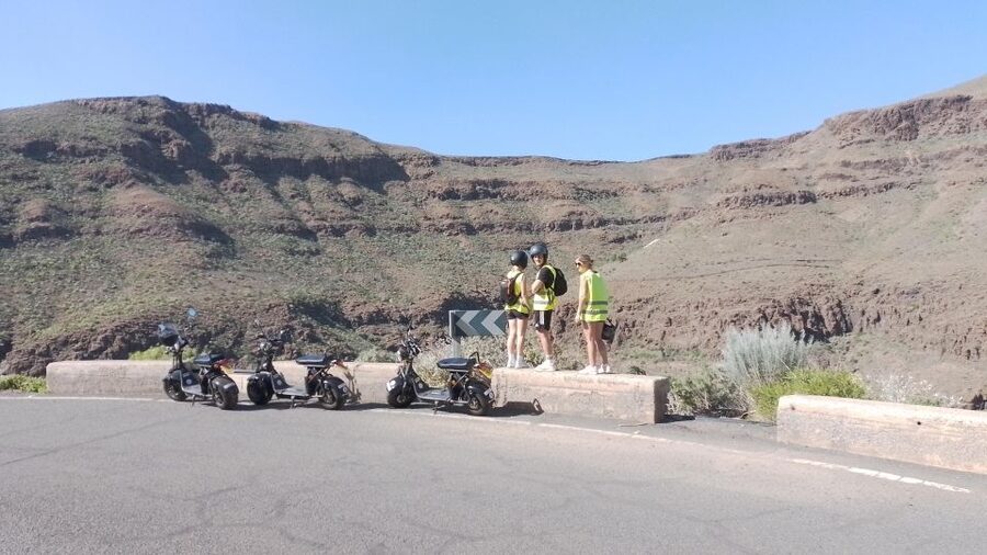 Maspalomas: E-Scooter or E-Bike Tour+Western Town Sioux City - Choosing between the e-scooter and e-bike