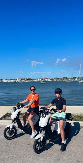 Naples Florida: Downtown Electric Moped Tour - Fun For All - The 10-minute stop at Naples Pier