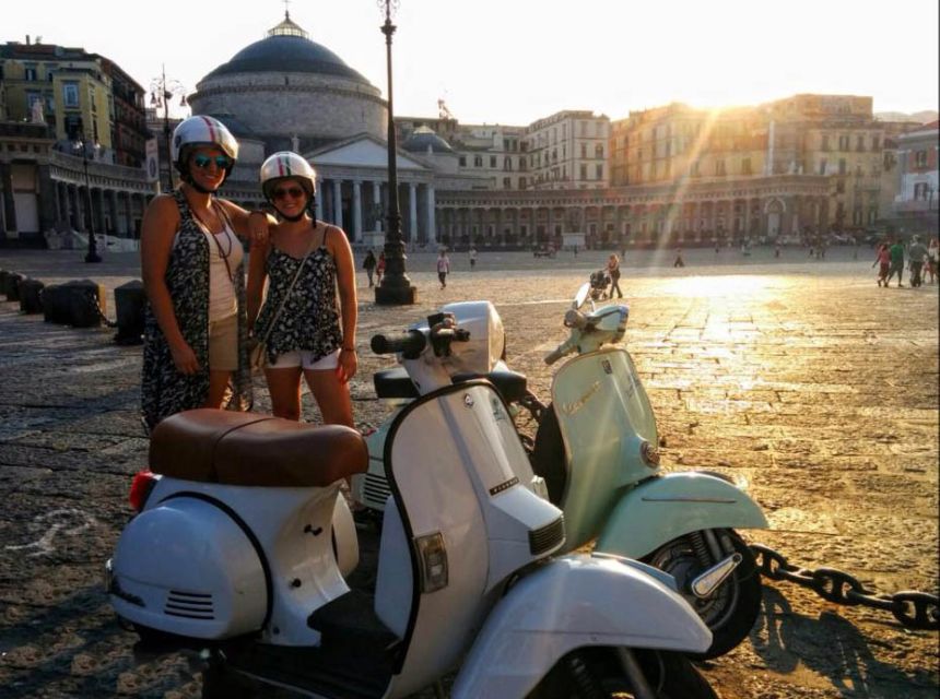 Naples: Private Classic Vespa City Tour - San Ferdinando and the final return