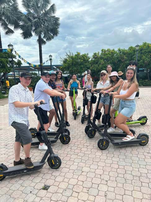 Nassau: E-Scooter Tour with Food Tasting and Local Drinks - Queen’s Staircase and Fort Fincastle