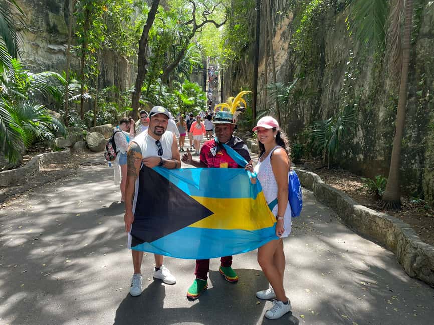 Nassau: E-Scooter Tour with Food Tasting and Local Drinks - Rawson Square and the first taste of Nassau
