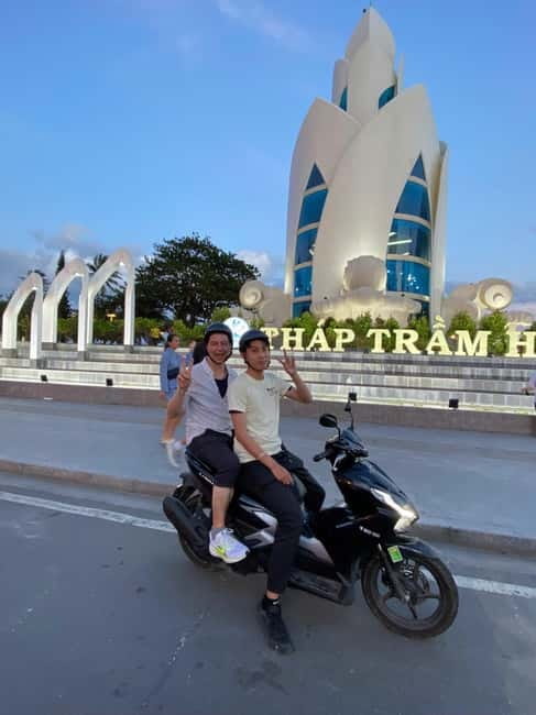 Nha Trang: Food Tour by Scooter with Local Student - Crispy bánh căn with egg