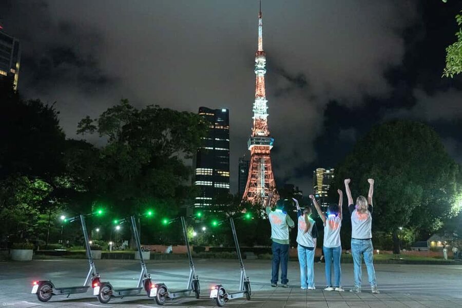 Night E-Scooter Ride to Tokyo Tower - No License Needed - Zojo-ji Temple and the five-minute photo stop