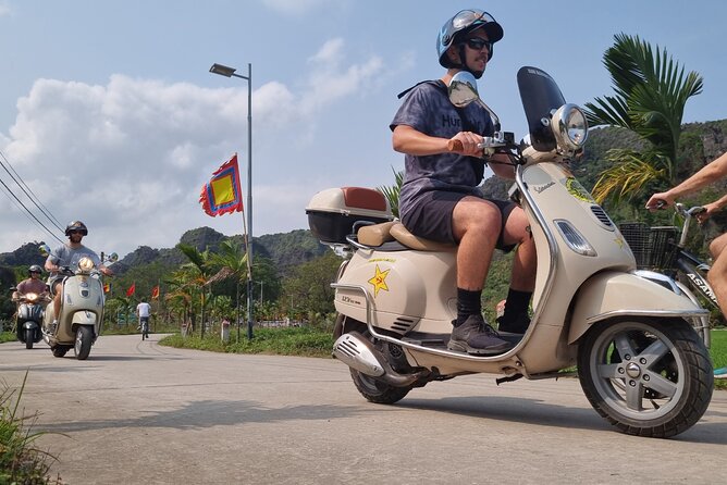 Ninh Binh HIGHTLIGHT & HIDDEN GEM Tour From Hanoi: Skip-The-Line - Leaving Hanoi before the traffic builds