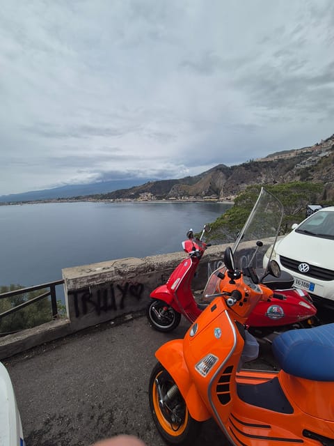 Panoramic Vespa tour of Taormina, Castelmola and White Lotus series locations - Riding toward Taormina and the first views