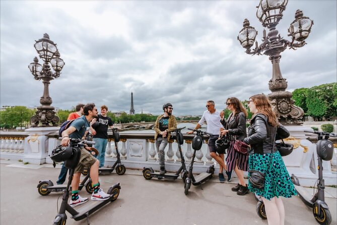 Paris E-Scooter Tour with fun & informative guide (small groups) - Notre-Dame and the islands where Paris began