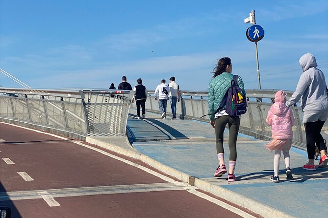 Pescara tour by e-scooter or bike among art, flavors and shopping - A centenary pizzeria and the art of small pizza