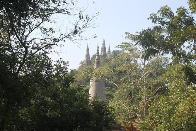 Phnom Penh: Highlights Tour Including National Museum - Wat Phnom, the final major stop