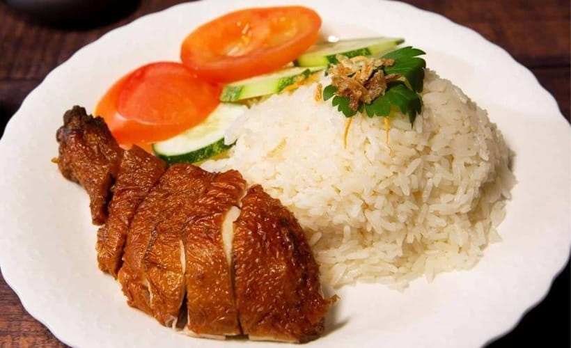 Phnom Penh: Morning Foodie, Market Walking & Street Art Tour - Banh Chaev, Coffee, and the Final Meal