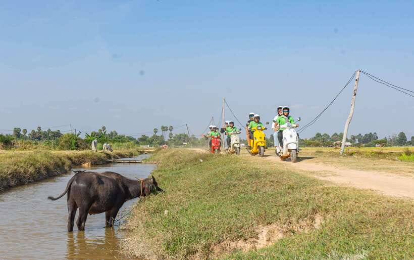Phnom Penh: Silk Island Tour by Vespa with Tuk Tuk Available - Silk Island connects craft with family tradition
