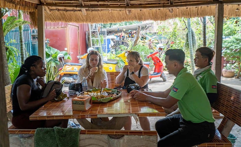 Phnom Penh: Silk Island Tour by Vespa with Tuk Tuk Available - Mongkol Serey Temple offers a calm first stop