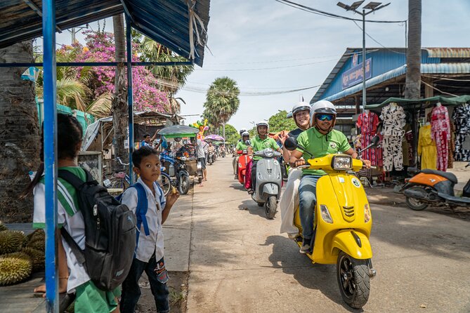 Phnom Penh Silk Island Vespa Tour / Tuk Tuk Available - Silk weaving is the strongest cultural stop