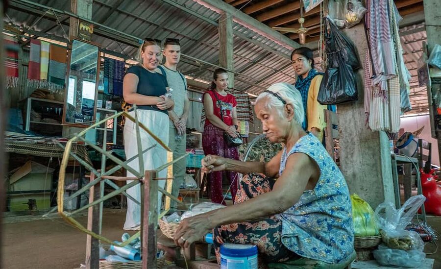 Phnom Penh: Walking Tour, Food Tour & Sunset Cruise - Psar Kandal and the Old French Quarter