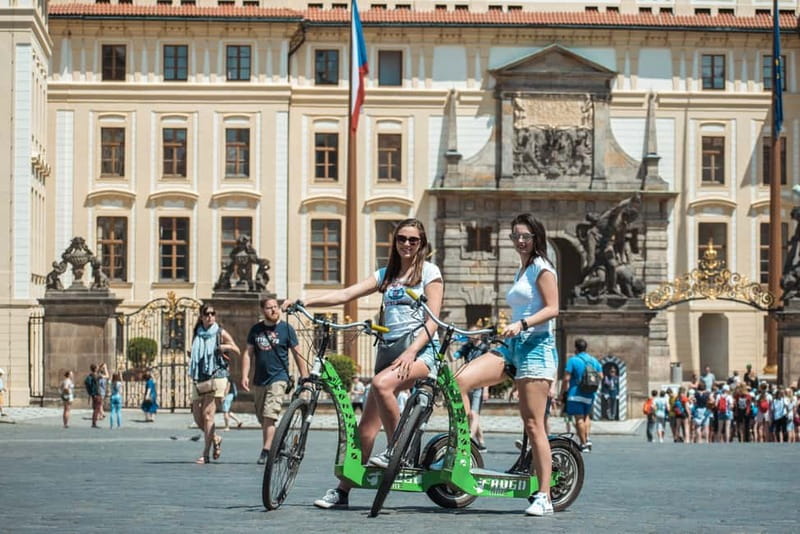Prague: 3-Hour E-Scooter Tour in German - Learning the HugoBike before the route begins