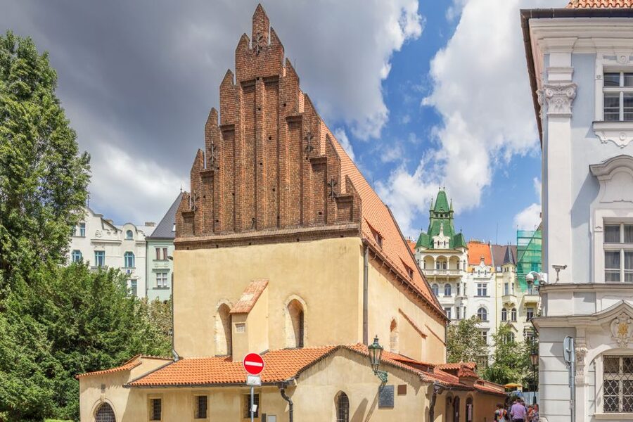 Prague: 4-Hour Segway and Scooter Tour with Lunch and Drinks - Safety, clothing, and who should book