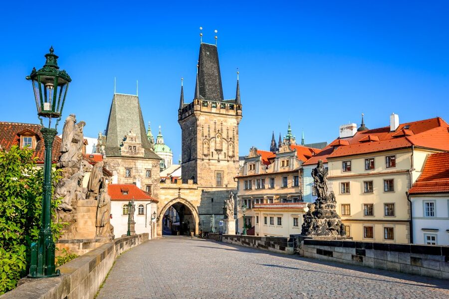 Prague: 4-Hour Segway and Scooter Tour with Lunch and Drinks - Prague Castle and the Royal Gardens