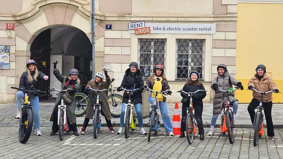 Prague Old Town: Guided Tour on eScooters - Key points at a glance