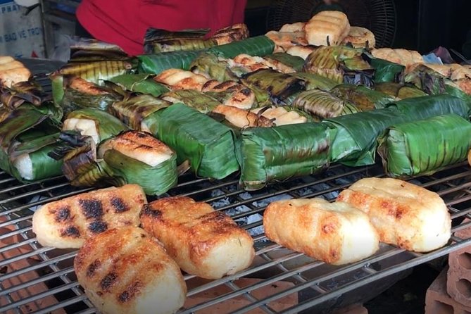 Private Ho Chi Minh Sightseeing and Food Tour by Scooter - The first ride through District 1