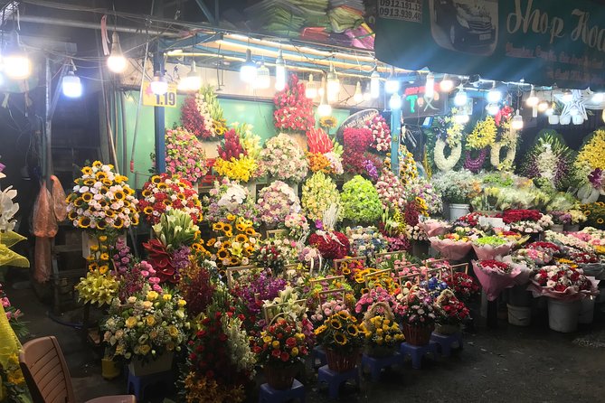 Private Saigon Night Food Tour by Scooter - What the guides add to the experience